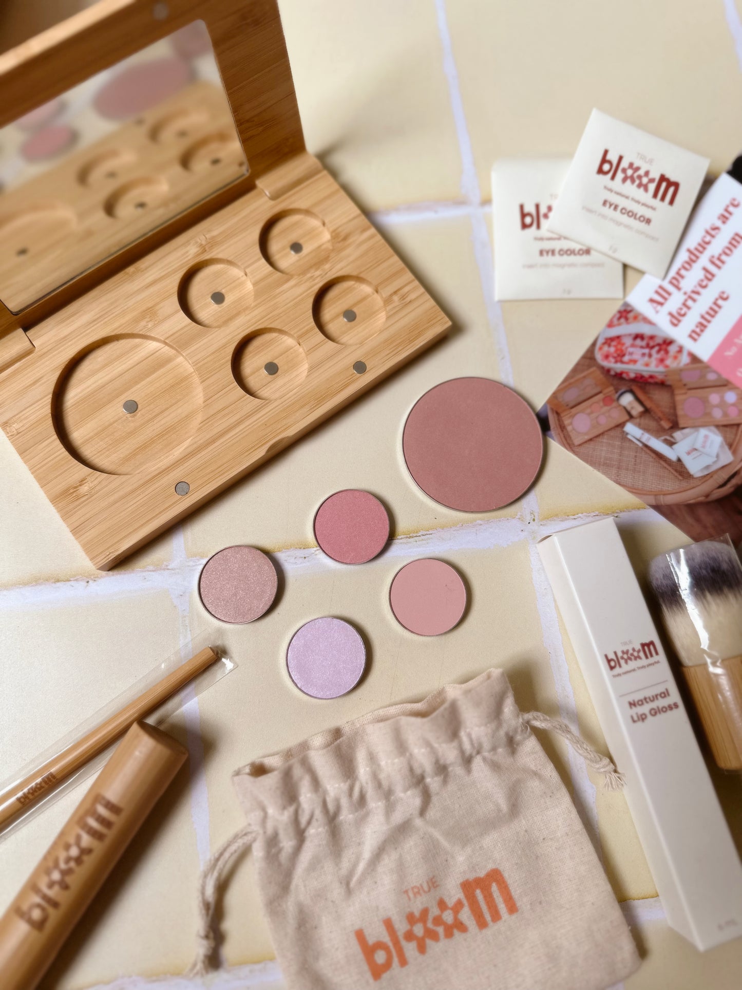 Bloom Makeup Kit